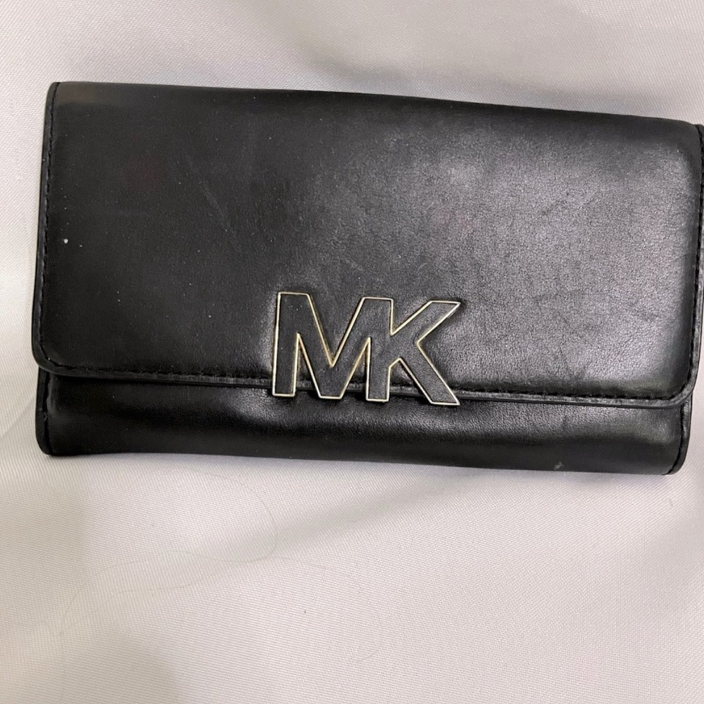 Michael Kors black calf leather wallet with gold hardware